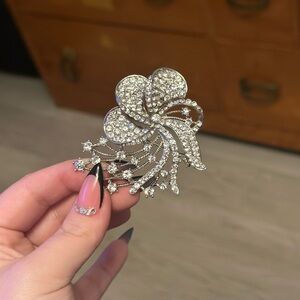 Elegant Silver Rhinestone Brooch